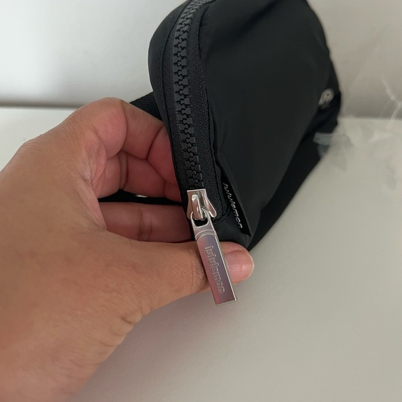 Brand new - Lululemon everywhere belt bag - Picture 8 of 9